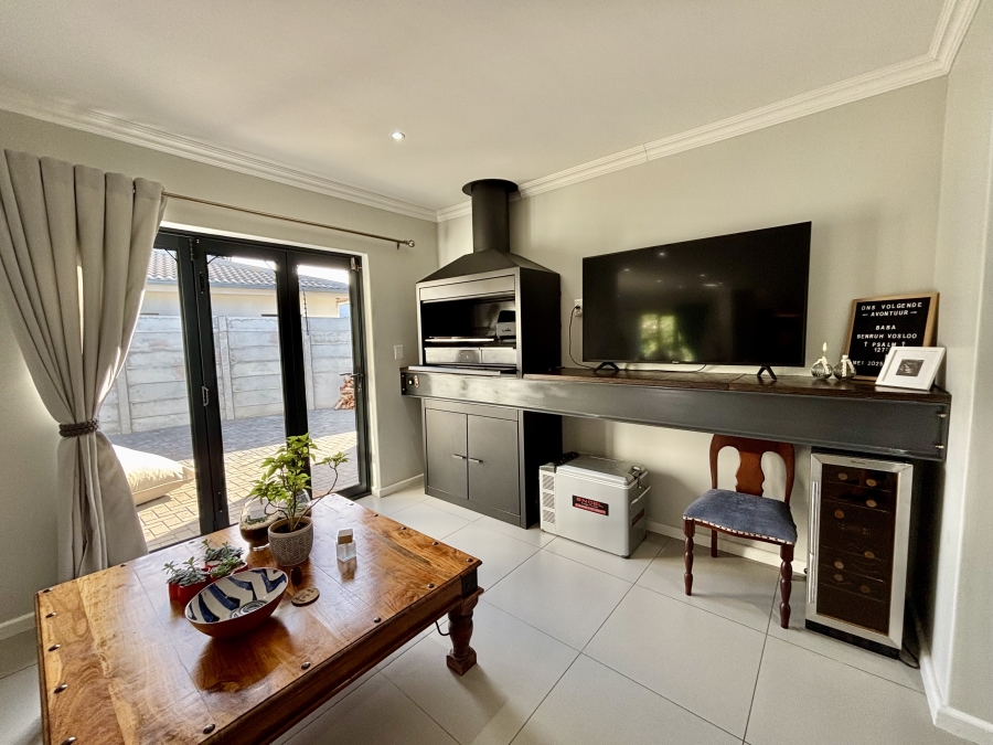 4 Bedroom Property for Sale in Parklands North Western Cape